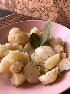 Una foto de Coliflor guisada con patatas 🥦