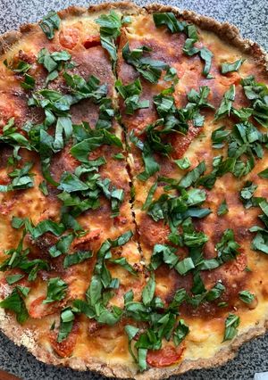 Una foto de Quiche (Pollo -Tomate Cherry-Albahaca) con Harina Integral en Thermomix