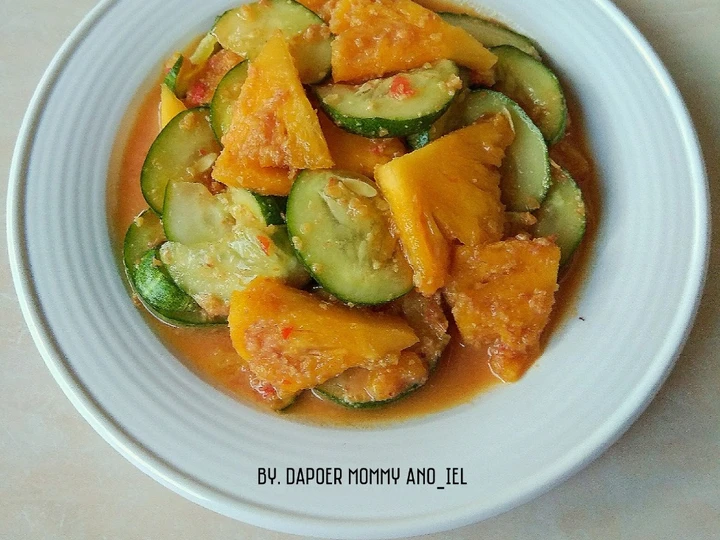 Langkah Gampang Membikin Resep  Rujak Timnas (Timun Nanas) yang Sempurna, Lezat