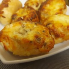 Chicken mushroom buns A picture of Chicken mushroom buns.