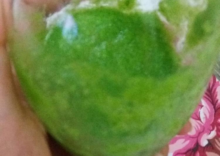 Green juice (pokcoy)