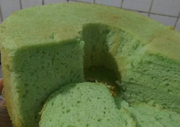 Chiffon Pandan Full Putih Telur