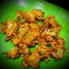 A picture of Onion Pakora.