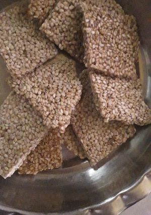 A picture of Sesame chikki.