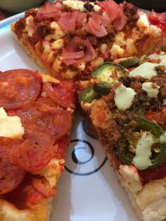 Una foto de Variedad de pizza