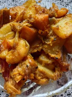 আলু কুমড়ো চিংড়ি যুগলবন্দী(aloo kumro chingrir jugalbandi recipe in Bengali) রেসিপির প্রধান ছবি
