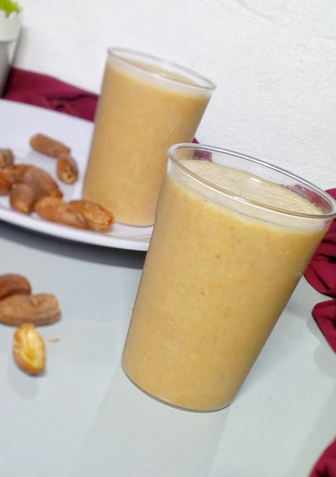 A picture of Date smoothie.