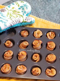A picture of Apple Cinnamon Rose Tarts.