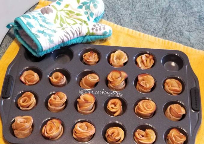 Apple Cinnamon Rose Tarts