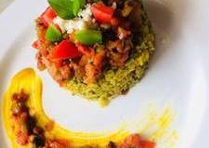 Spinach rice with tomato basil salsa