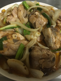 洋蔥黑胡椒蘑菇醬燒雞 的食譜成品照片