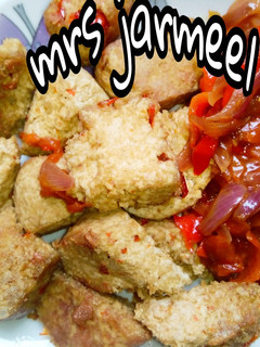 A picture of Awara with sauce.