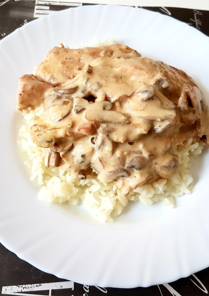 Tejszínes-gombás pulykamedalion recept fotója