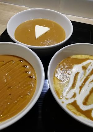 Une photo de Soupe de pommes de terre, carottes, radis meat et fan de navet