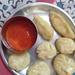 A picture of Momos.