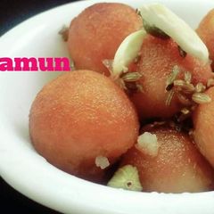 A picture of Bread gulab jamun.