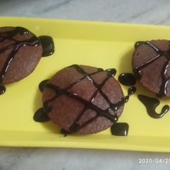 A picture of Mini chocolate suji cake.