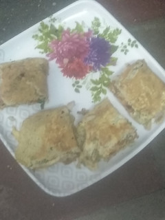 பிரட் ஆம்லெட் (Bread omelette recipe in tamil) செய்முறை முக்கிய புகைப்படம்
