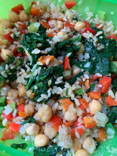 Una foto de Arroz con verduras y garbanzos al estuche Lékué