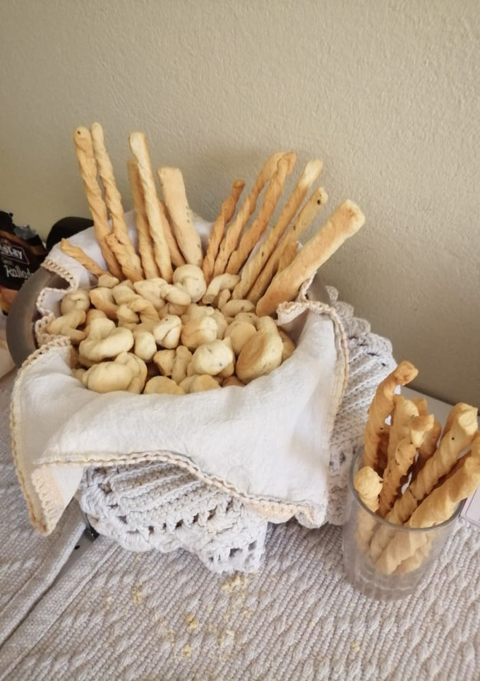 Una foto de Palitos, rosquitas y coquitos de manteca