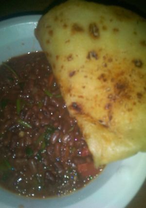 A picture of Western ndengu and chapati.