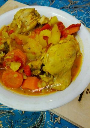 عکسی از دستور خوراک مرغ با سیب زمینی و هویج
