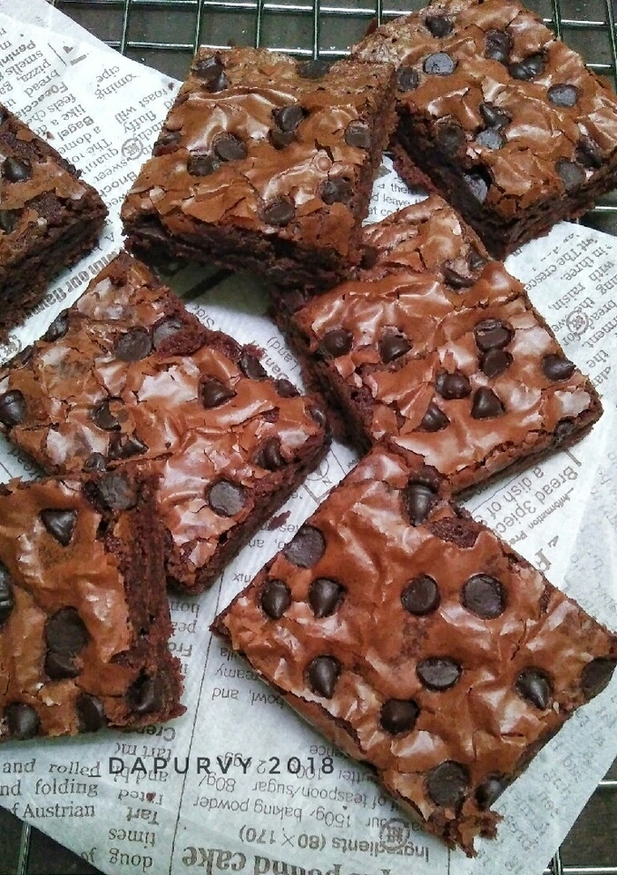 Foto resep CHEWY BROWNIES + tips sukses shiny crust