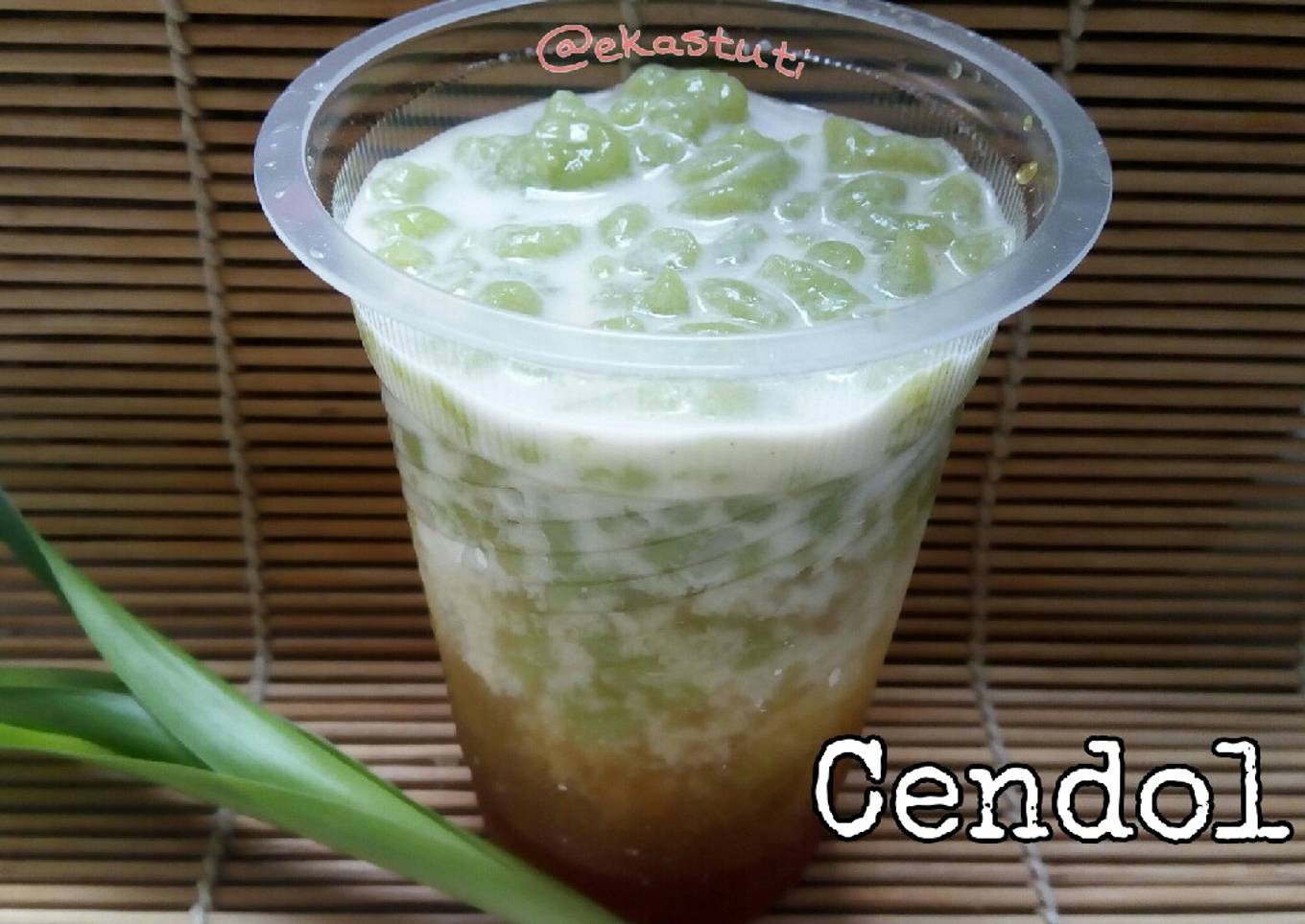 18. Cendol dengan Pewarna Alami