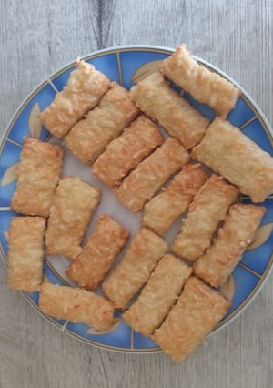 2036. Egyszerű sajtos rúd 😋 recept fotója