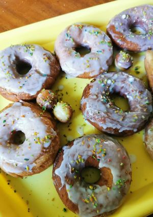 A picture of Donuts.