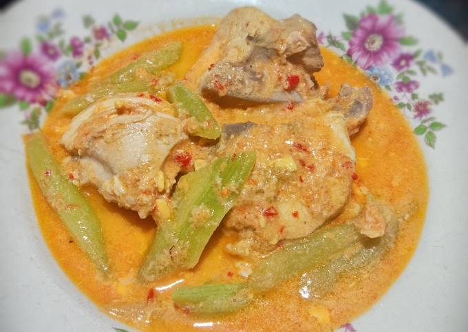 Resep Gulai Ayam Dengan Batang Talas Oleh Mutia Rahmi Cookpad