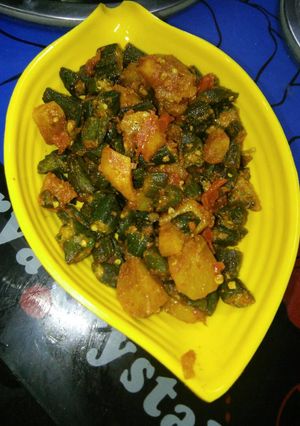 A picture of Bhindi aloo.