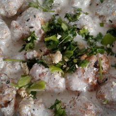 A picture of Dahi bare.