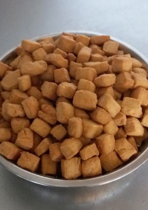 A picture of Soft and Crunchy chinchin.