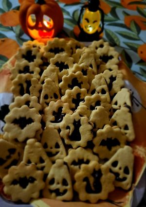 Halloweeni linzerek 🎃🕷🕸💀👻🐈‍⬛ recept fotója