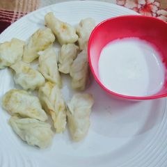 A picture of Chicken momos.