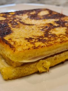 Una foto de Sándwich Montecristo