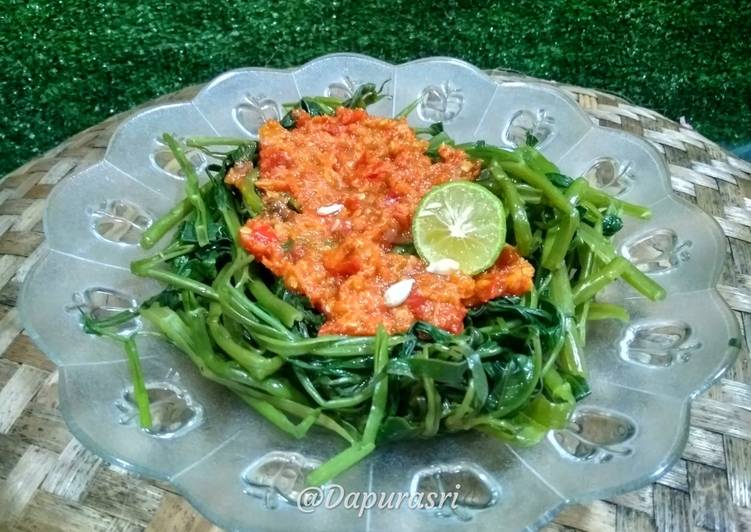 Resep Plecing Kangkung Pedas yang Lezat Sekali