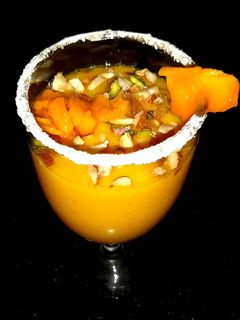 मैंगो लस्सी (mango lassi recipe in Hindi) रेसिपी मुख्य फोटो