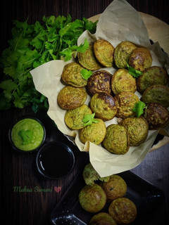 A picture of Green Moong Dal Appe.