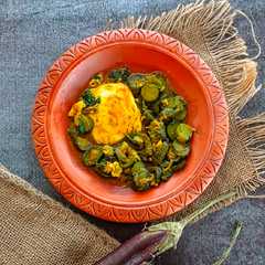 A picture of ডিম বেগুন.