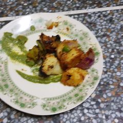 A picture of Tandoori aloo tikka.