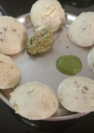 A picture of Sprouts idli with mint chatny.