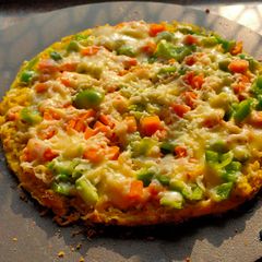 A picture of Noodles pizza.