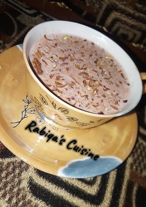 A picture of Kashmiri Chai/Noon Tea.
