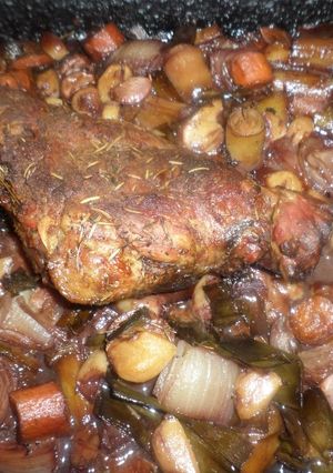 Una foto de Gigot de cordero a los 40 ajos