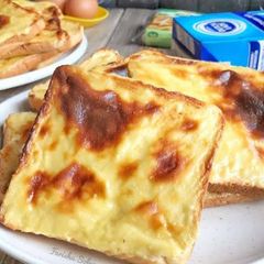 A picture of Basque Burnt Cheese Toast.
