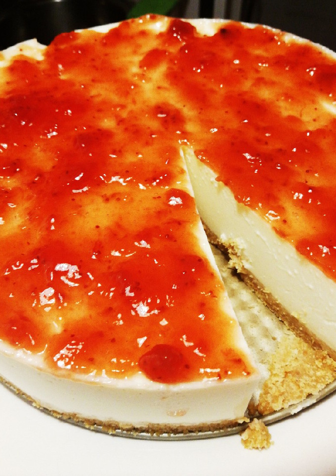Una foto de Tarta de queso fría 🧀🍓