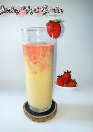 A picture of Strawberry Yogurt Smoothies.