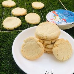 A picture of Cream cheese cookies.